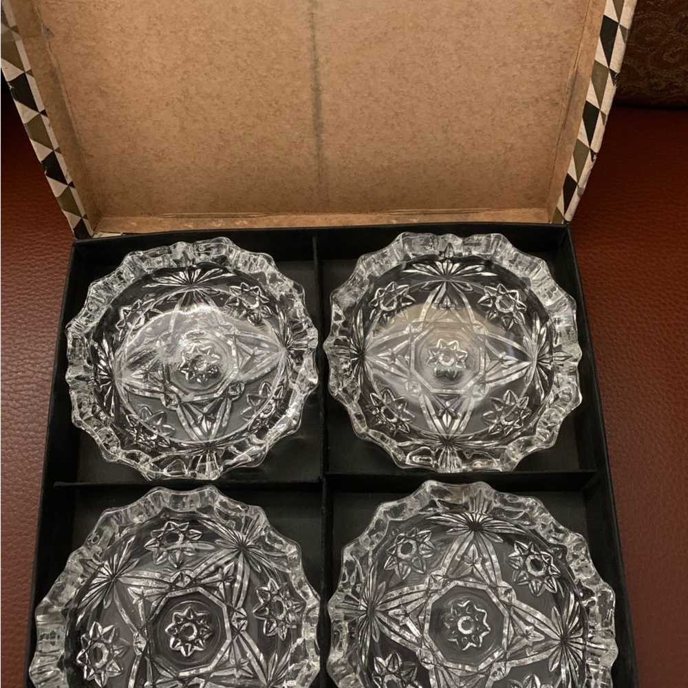 Vintage Anchor Hocking Set of four ashtrays